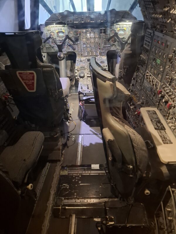 DECK  2  PILOT SEATS WITH 4 &amp; MORE BEHIND